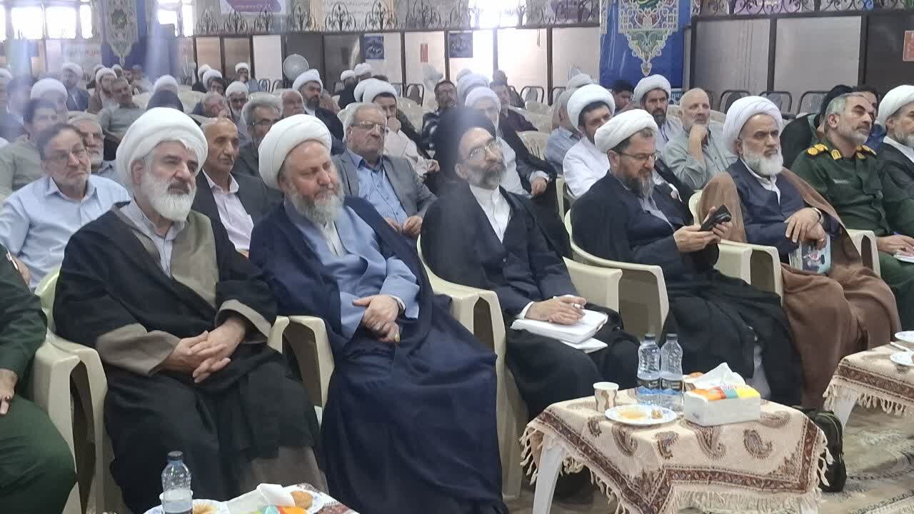 رونق‌بخشی به مساجد و جذب نسل جوان، رسالتی تاریخی بر دوش ائمه جماعات است