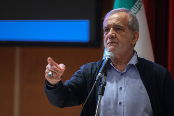 به جای بیان دردها؛ باید برای درمان مشکلات مردم چاره کرد/ دولت با تمام وجود به دنبال خدمت به مردم است