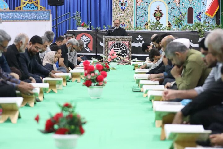 تصاویر/  مراسم محفل انس با قرآن و بزرگداشت چهلمین روز تدفین رهبر شهید در مصلای ساری