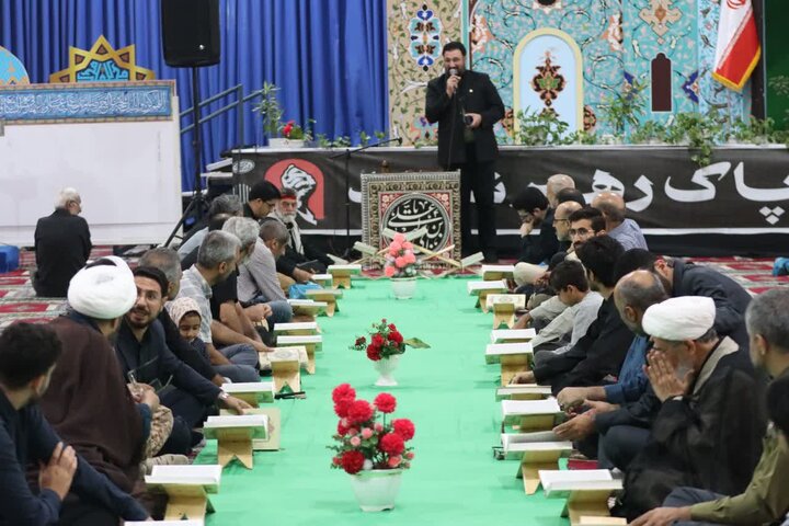 تصاویر/  مراسم محفل انس با قرآن و بزرگداشت چهلمین روز تدفین رهبر شهید در مصلای ساری