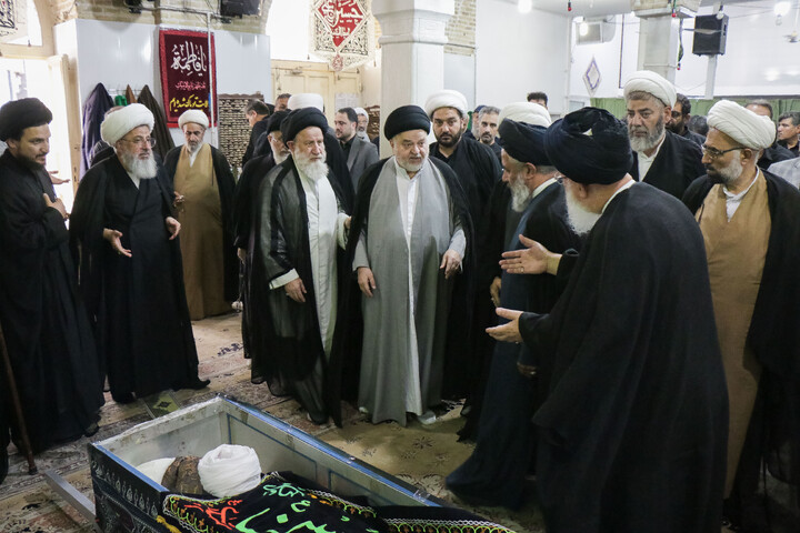 تشییع مرحوم حجت الاسلام والمسلمین عبدالسید محمودی بهبهانی (واعظ) در قم