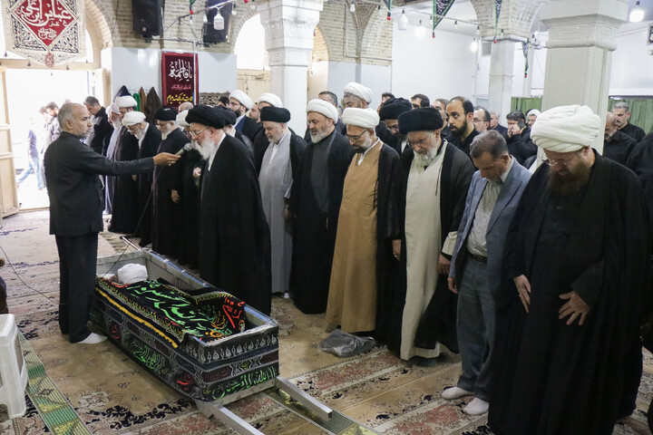 تشییع مرحوم حجت الاسلام والمسلمین عبدالسید محمودی بهبهانی (واعظ) در قم