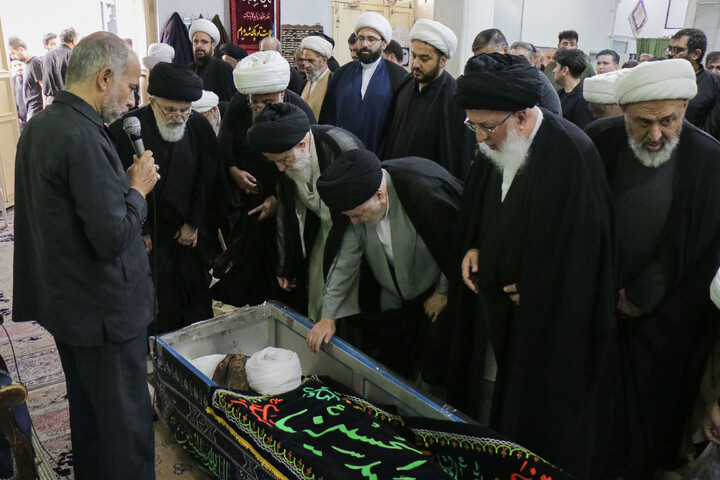 تشییع مرحوم حجت الاسلام والمسلمین عبدالسید محمودی بهبهانی (واعظ) در قم