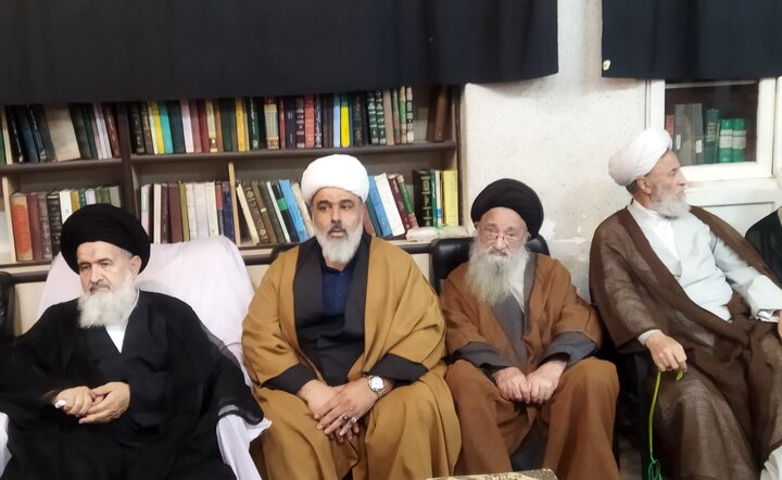 تصاویر/ اجتماع حوزویان در اربعین تدفین امام شهید در مدرسه علمیه امام القائم(عج)