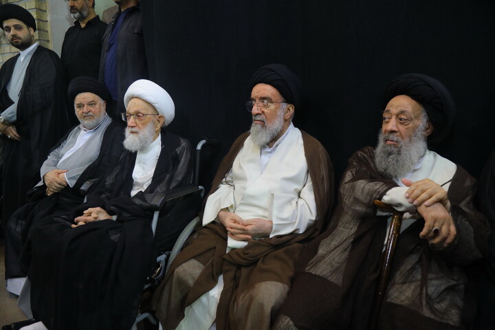 تصاویر / مراسم اربعین تدفین رهبر شهید در دفتر آیت الله العظمی سیستانی در قم