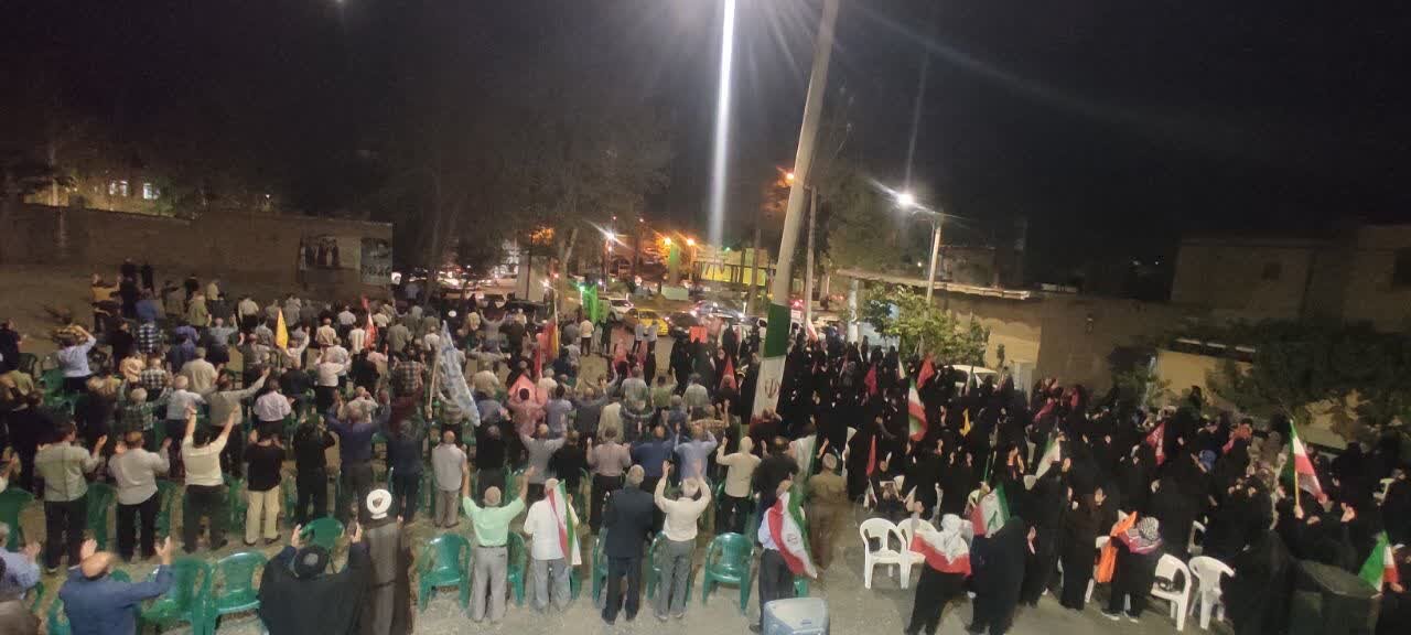 تجمع خودجوش مردم نطنز در شام شهادت امام حسن عسکری(ع)