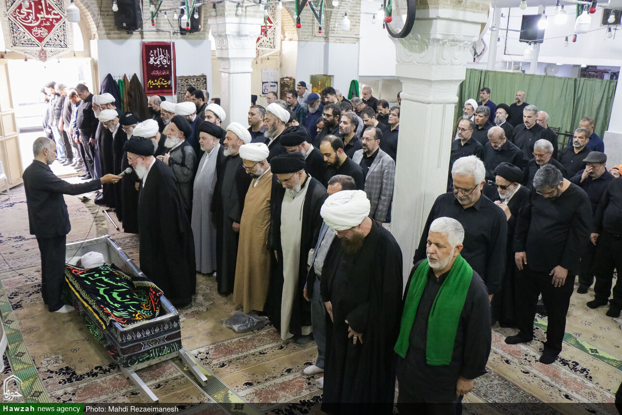 تصاویر/ تشییع مرحوم حجت الاسلام والمسلمین عبدالسید محمودی بهبهانی (واعظ) در قم
