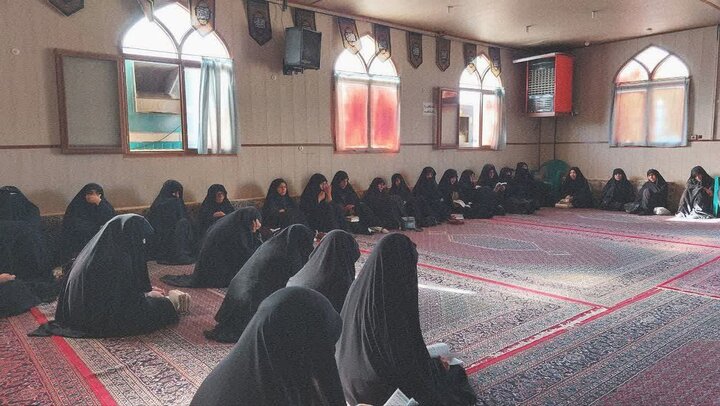 تصاویر/ آیین چهلمین روز تدفین رهبر شهید در‌ مدرسه علمیه امیرالمؤمنین علی (ع) آران و بیدگل