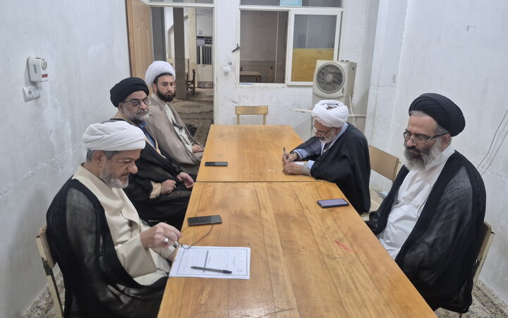 تصاویر/ جلسه دفاعیه تحقیق پایانی طلبه مدرسه علمیه آیت‌الله مصطفوی (ره)