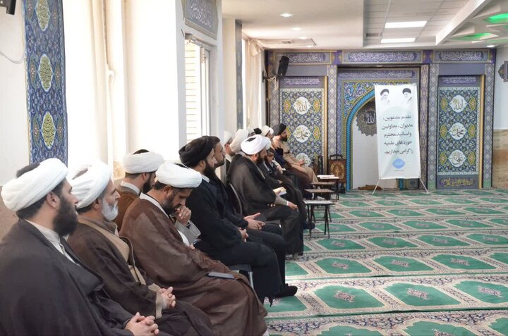 تصاویر/آیین میثاق طلبگی مدارس علمیه استان مرکزی