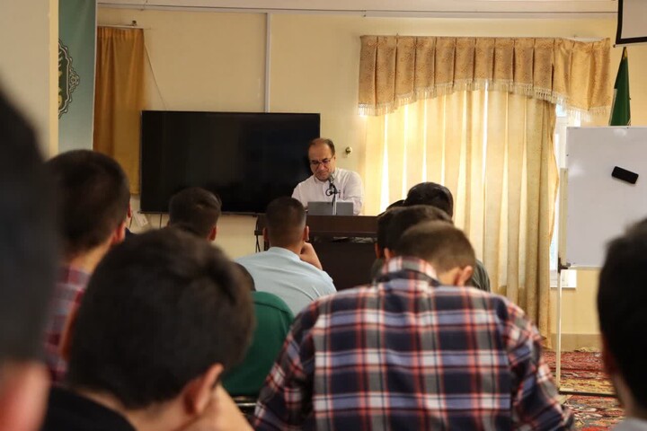 تصاویر/ برگزاری دوره میثاق طلبگی طلاب آذربایجان شرقی