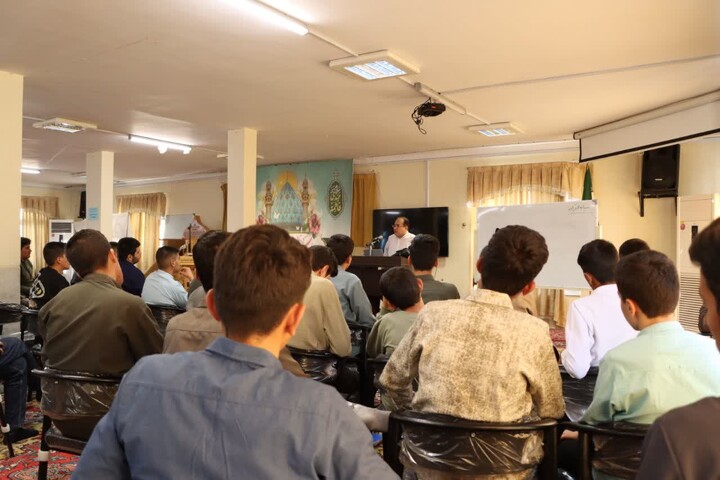 تصاویر/ برگزاری دوره میثاق طلبگی طلاب آذربایجان شرقی