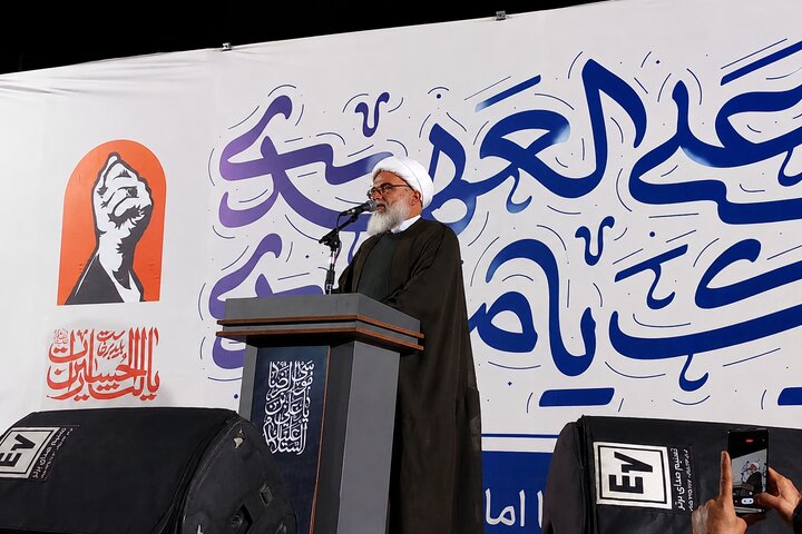 بصیرت و استقامت مردم سرمایه جامعه منتظر است//انقلاب اسلامی ظرفیت تربیت نسل منتظر را دارد