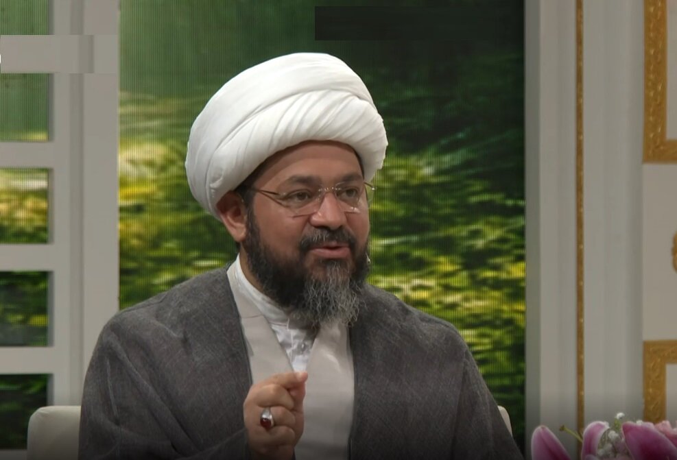 همه دستورات الهی برای کمال و شکوفایی انسان است