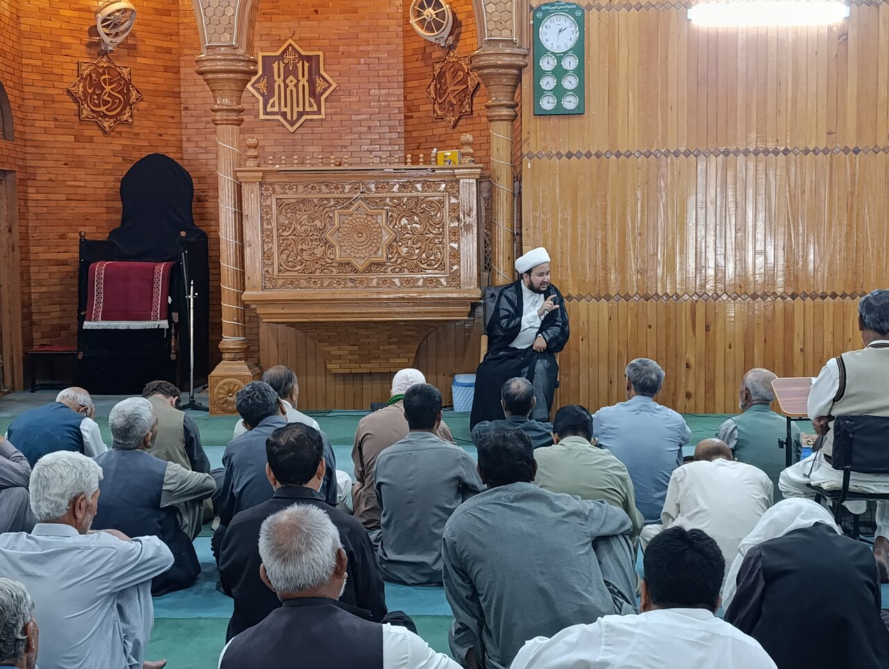 امام حسن عسکری(ع) در سختترین شرایط، پرچم حق و دین را برافراشته نگه داشت