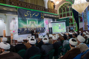 فیلم| مراسم بیعت طلاب کرمان در سالروز آغاز امامت امام زمان (عج)
