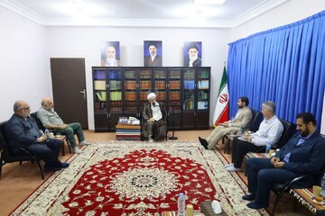 تصاویر/ دیدار اعضای بسیج اصناف و انجمن اسلامی بازار ساری با نماینده ولی فقیه در مازندران