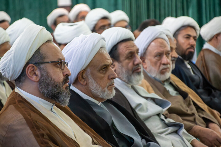تصاویر/ مراسم بیعت طلاب کرمان در سالروز آغاز امامت امام زمان (عج)