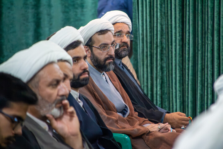 تصاویر/ مراسم بیعت طلاب کرمان در سالروز آغاز امامت امام زمان (عج)