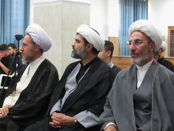 تصاویر/ اختتامیه دوره تابستانی مکالمه عربی طلاب پایه دوم مدرسه علمیه امام خمینی (ره) خوی