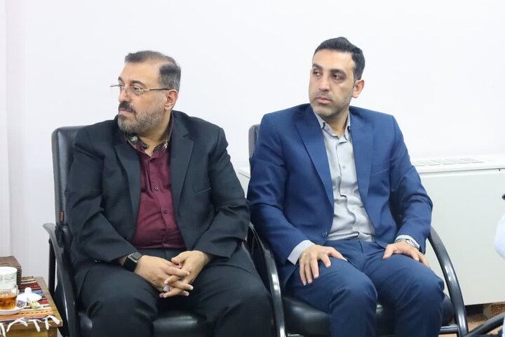 تصاویر/ دیدار اعضای بسیج اصناف و انجمن اسلامی بازار ساری با نماینده ولی فقیه در مازندران