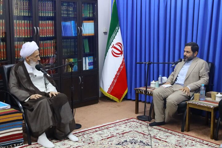 تصاویر/ دیدار اعضای بسیج اصناف و انجمن اسلامی بازار ساری با نماینده ولی فقیه در مازندران
