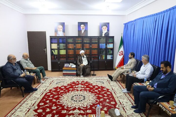 تصاویر/ دیدار اعضای بسیج اصناف و انجمن اسلامی بازار ساری با نماینده ولی فقیه در مازندران