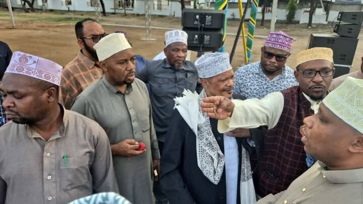 Mufti Mkuu wa Tanzani Akagua Taratibu za Maandalizi ya Maulid ya Kitaifa Mnazi Mmoja