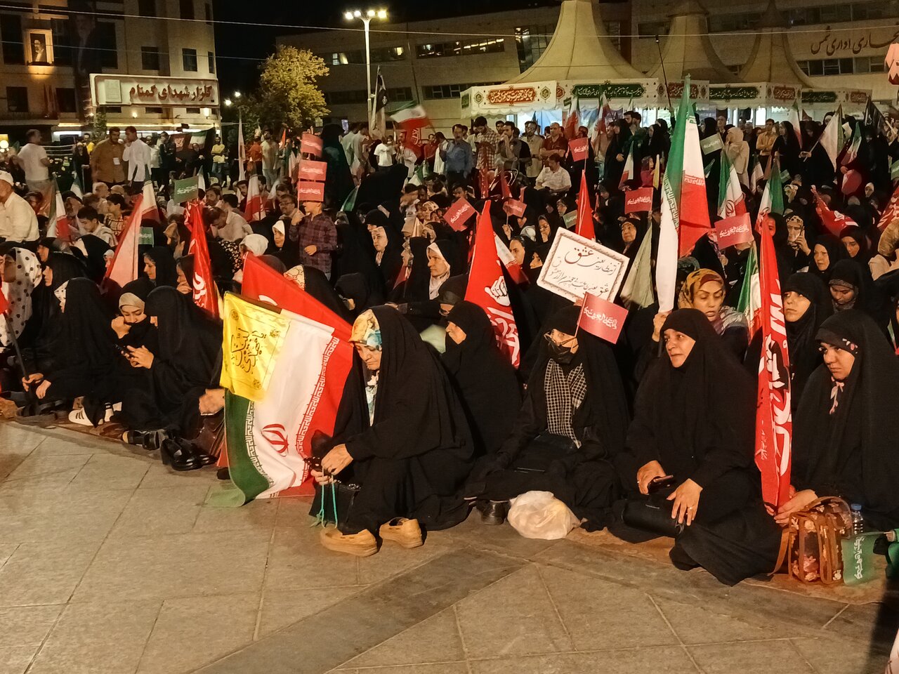 ویژه‌برنامه عهد همدلی بیعت با امام زمان(عج) در عرصه میدان شهدا