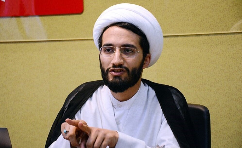بیانات رهبر شهید درباره هویت ملی و دینی، مبنای بازطراحی برنامه‌های درسی قرار گرفت