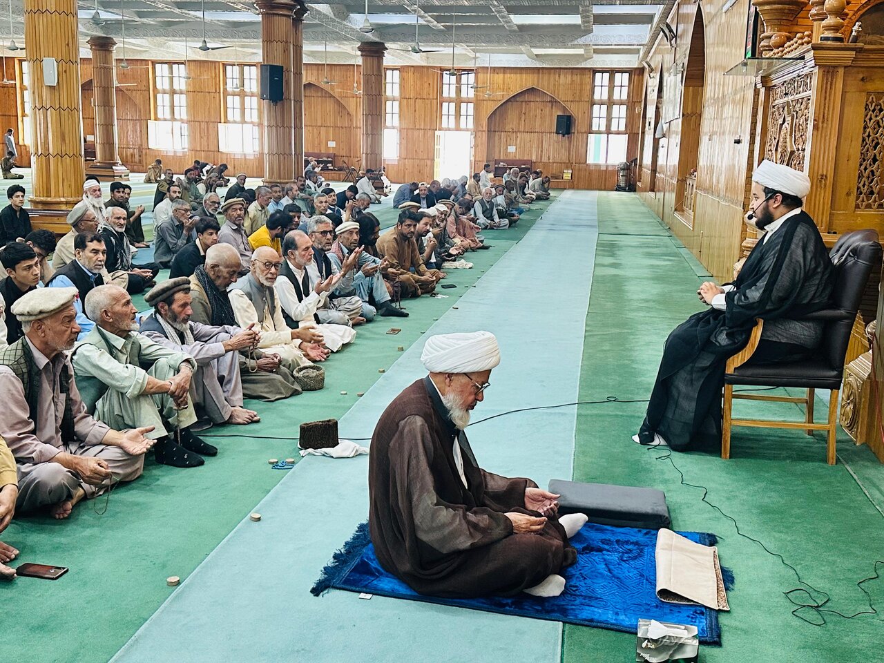 عبادت انسان میں ادب، عاجزی اور بردباری پیدا کرتی ہے: مولانا شیخ میثم جعفری