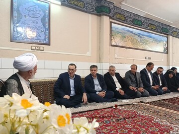خدمت به خانواده‌های شهدا و ایثارگران در اولویت دولت باشد+عکس
