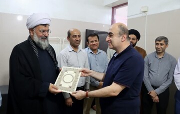 تصاویر/ تجلیل امام جمعه خورموج از جامعه پزشکی بمناسبت روز پزشک