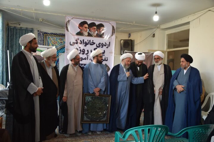 تصاویر/ اردوی علمی، آموزشی و تفریحی ائمه جماعت مساجدشهرستان آران و بیدگل در قمصر