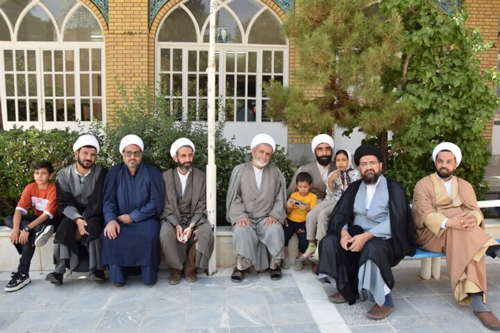 تصاویر/ اردوی علمی، آموزشی و تفریحی ائمه جماعت مساجدشهرستان آران و بیدگل در قمصر