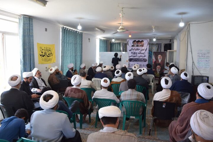 تصاویر/ اردوی علمی، آموزشی و تفریحی ائمه جماعت مساجدشهرستان آران و بیدگل در قمصر