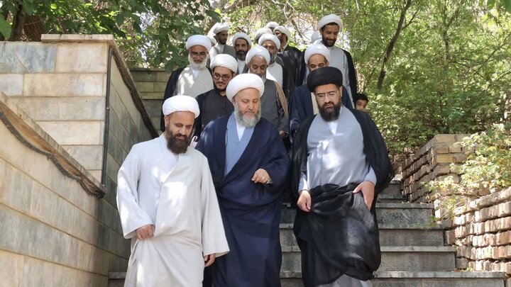 تصاویر/ اردوی علمی، آموزشی و تفریحی ائمه جماعت مساجدشهرستان آران و بیدگل در قمصر