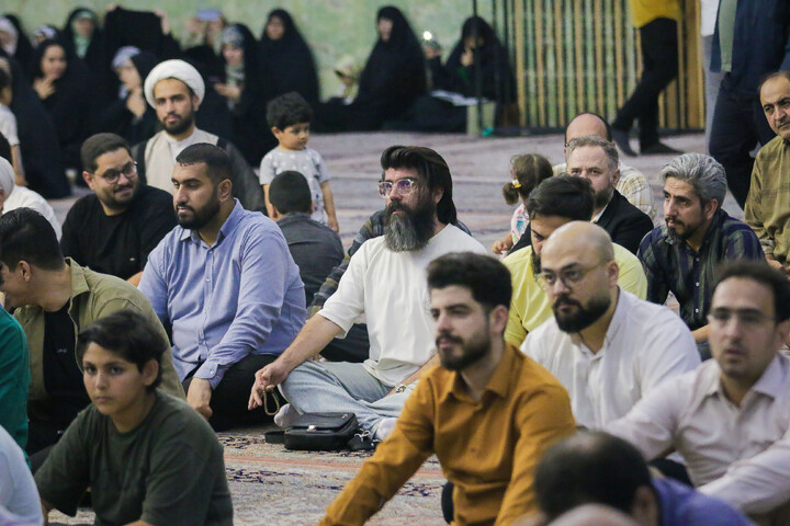 تصاویر/ آیین غبارروبی حرم مطهر حضرت فاطمه معصومه سلام‌الله‌علیها به مناسبت گرامیداشت روز خبرنگار