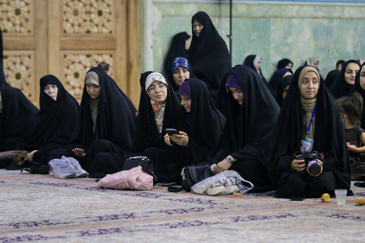 تصاویر/ آیین غبارروبی حرم مطهر حضرت فاطمه معصومه سلام‌الله‌علیها به مناسبت گرامیداشت روز خبرنگار