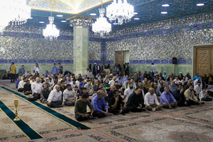 تصاویر/ آیین غبارروبی حرم مطهر حضرت فاطمه معصومه سلام‌الله‌علیها به مناسبت گرامیداشت روز خبرنگار