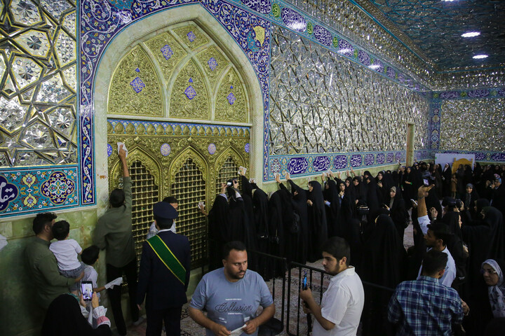 تصاویر/ آیین غبارروبی حرم مطهر حضرت فاطمه معصومه سلام‌الله‌علیها به مناسبت گرامیداشت روز خبرنگار