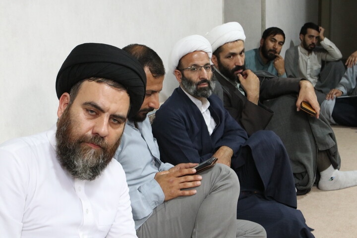 تصاویر/ نشست صمیمی کادر حوزه علمیه همدان با قائم مقام حوزه علمیه همدان