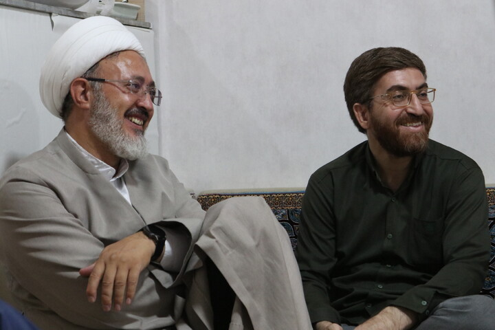 تصاویر/ نشست صمیمی کادر حوزه علمیه همدان با قائم مقام حوزه علمیه همدان