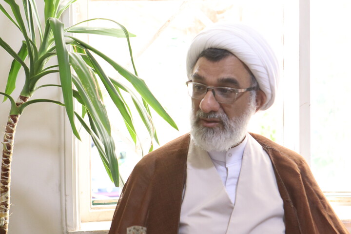 دبیر شورای عالی انقلاب فرهنگی کشور