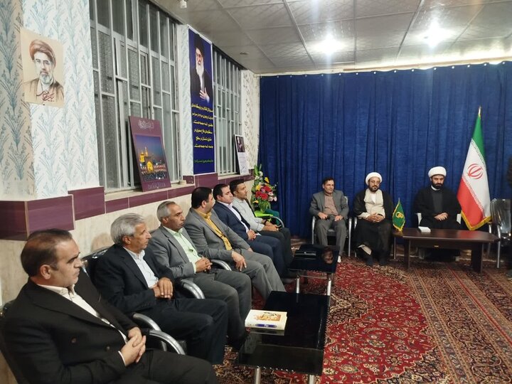 تصاویر عطرافشانی قبور مطهر شهدا در نورآباد