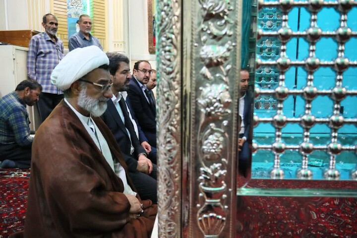 تصاویر / حضور دبیر شورای عالی انقلاب فرهنگی در مرقد آیت الله بهاری