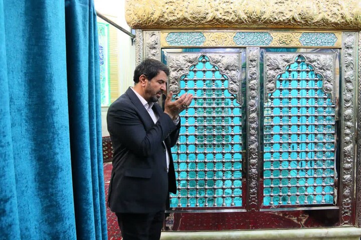 تصاویر / حضور دبیر شورای عالی انقلاب فرهنگی در مرقد آیت الله بهاری