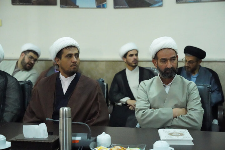تصاویر /  تجلیل وتقدیر  از روحانی ایثارگر دفاع مقدس