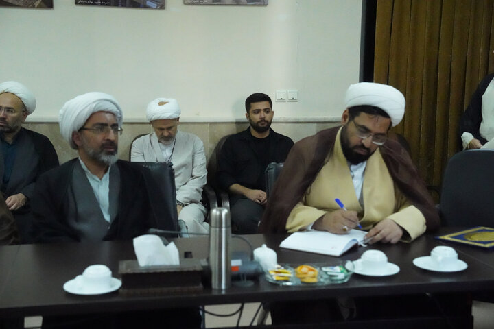 تصاویر /  تجلیل وتقدیر  از روحانی ایثارگر دفاع مقدس