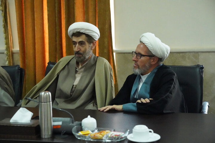 تصاویر /  تجلیل وتقدیر  از روحانی ایثارگر دفاع مقدس